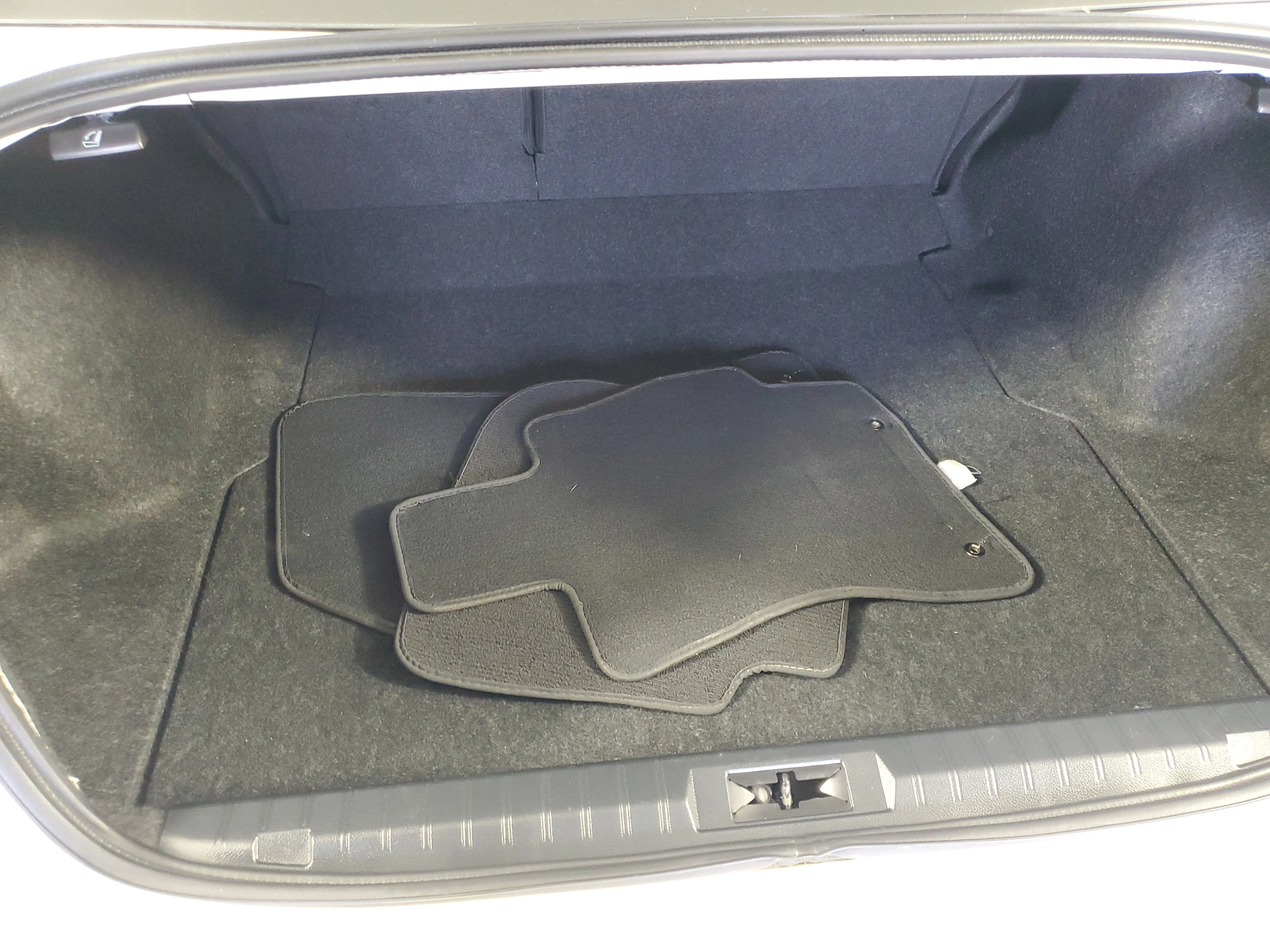 Used 2017 Crystal White Pearl Subaru Limited image 31