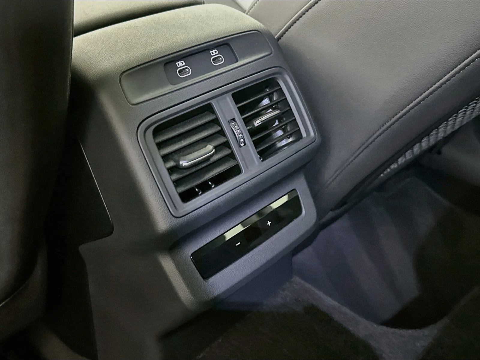 Used 2025 Tambora Gray Metallic Audi 2.0T Premium Plus Adaptive Cruise Vented Seats image 23