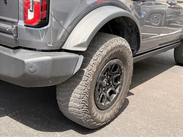 Used 2023 Gray Ford Wildtrak image 9
