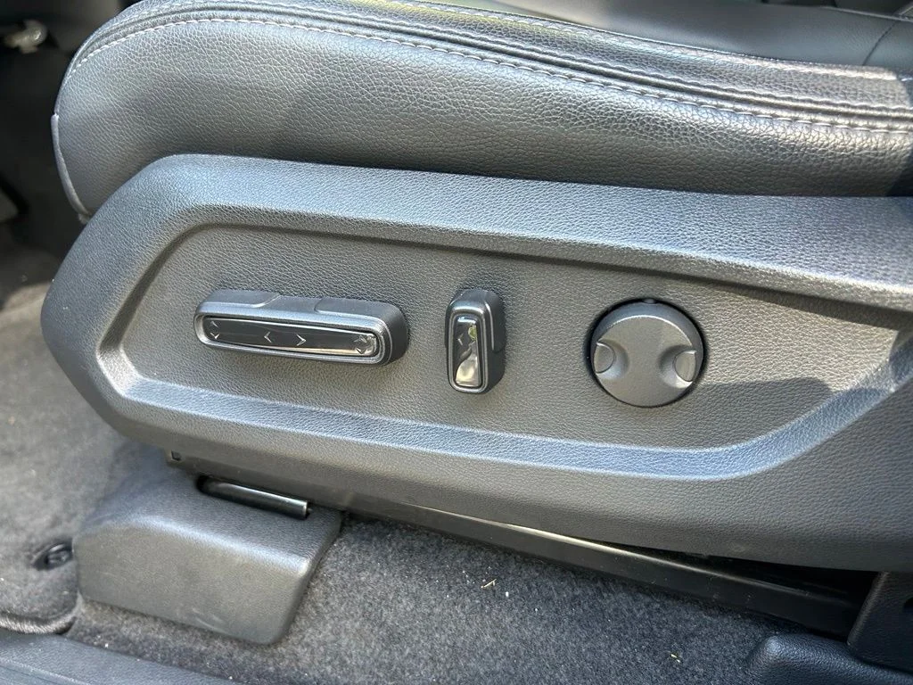 Used 2024  Honda EX-L image 16