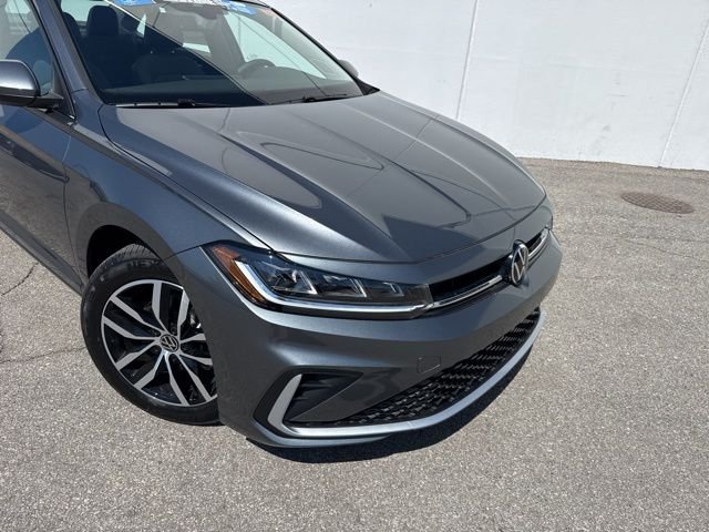 New 2026 Platinum Gray Volkswagen 1.5T SE image 3