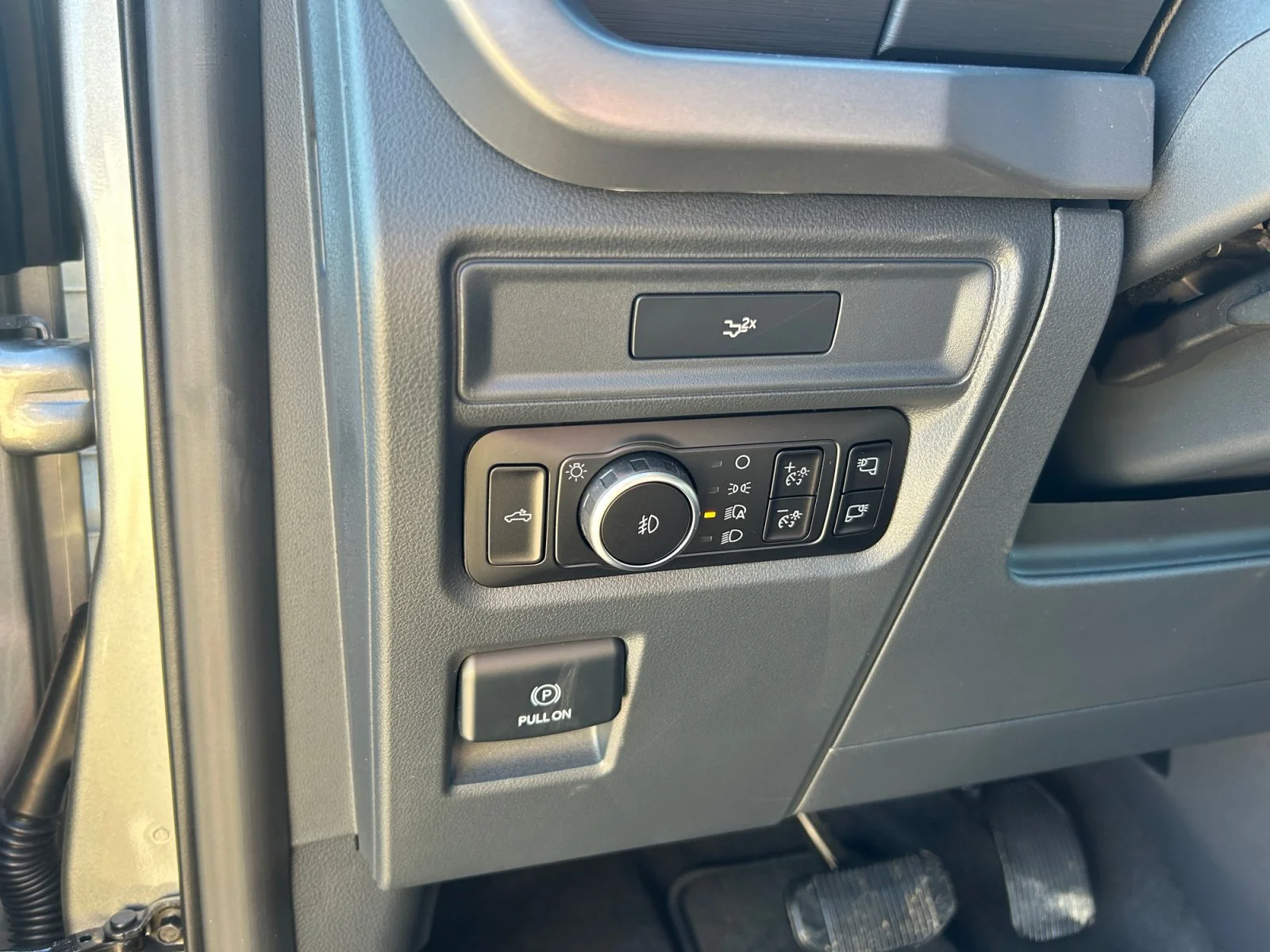 New 2026 Iconic Silver Metallic Ford XLT image 16
