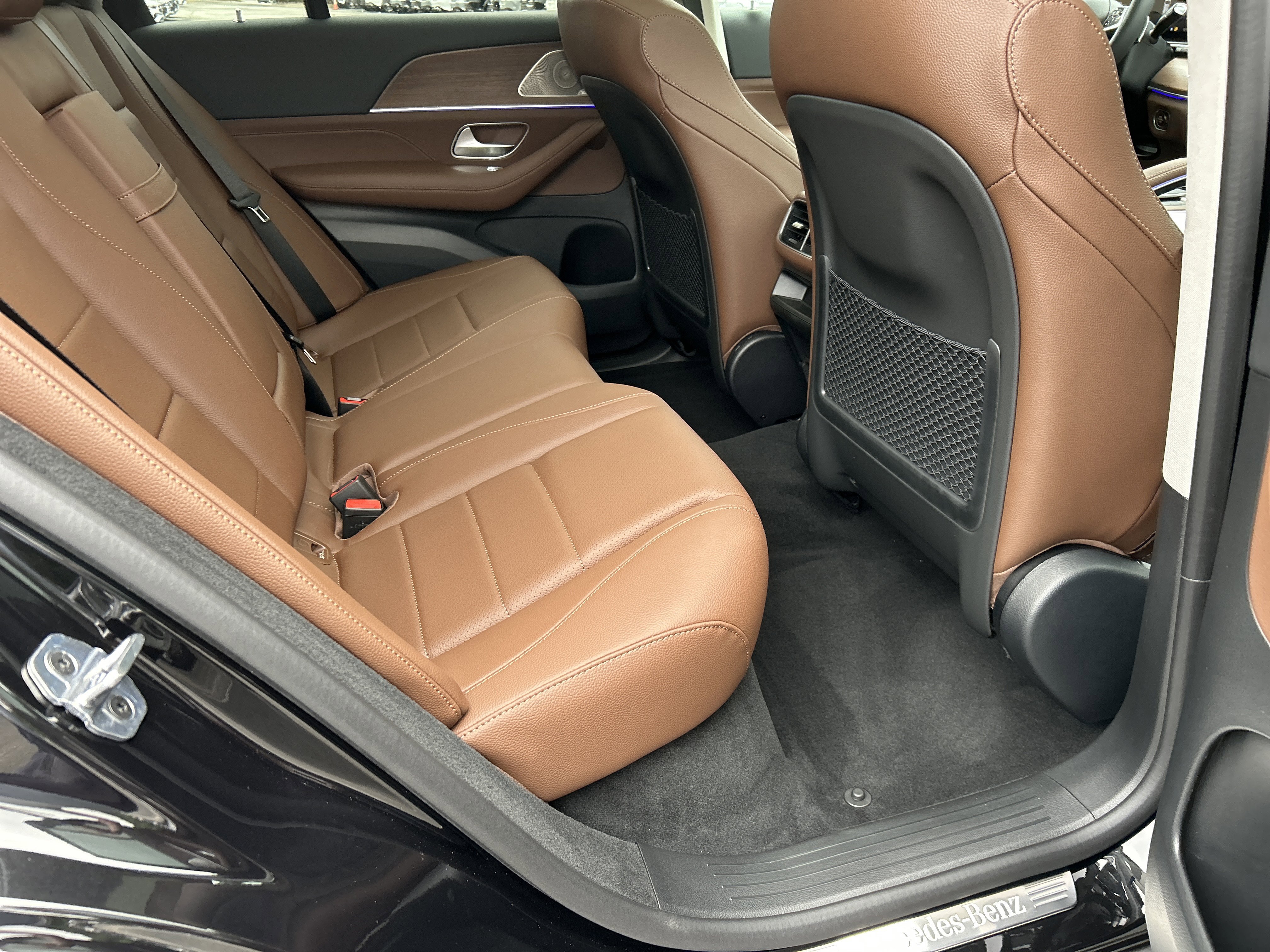 New 2026 Obsidian Black Metallic Mercedes-Benz GLE 350 4MATIC® SUV image 39