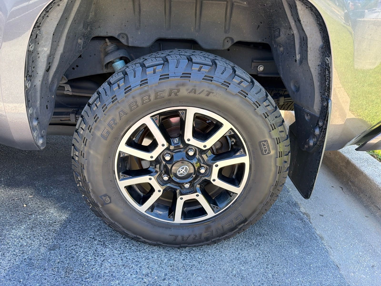 Used 2019 Gray Toyota SR5 image 22