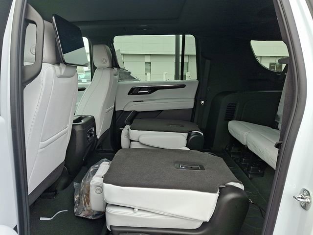 2026 Chevrolet Suburban Premier - Photo 5