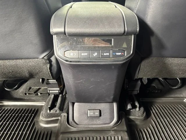 Used 2022 Pearl Toyota XLE image 13