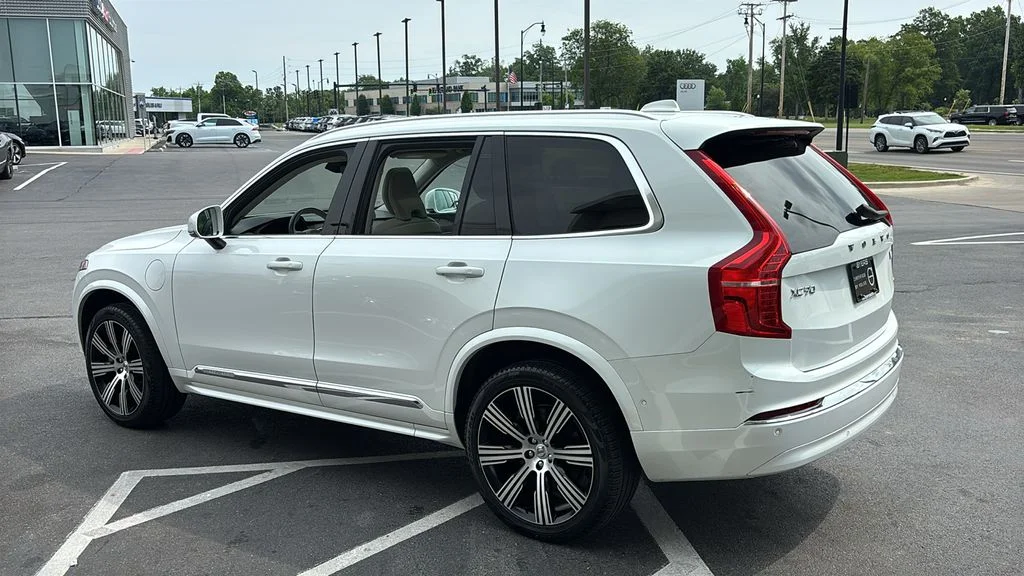 Certified Used 2023 White Volvo T8 Plus Bright Theme 7 Passenger image 4