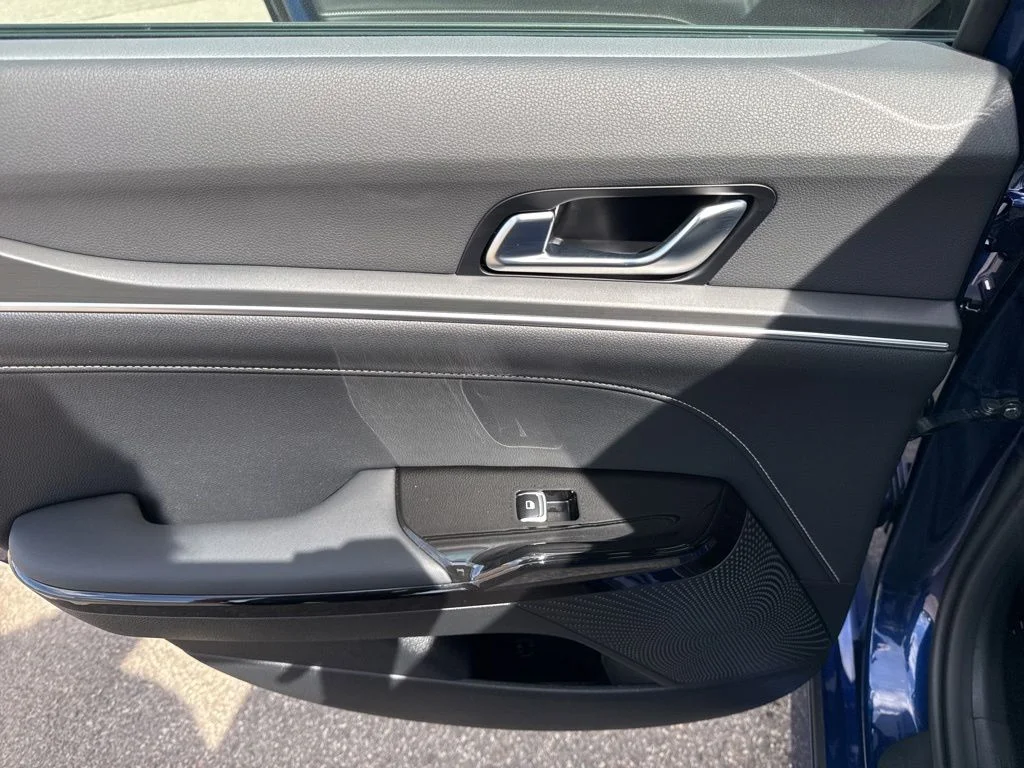 Used 2025 Yacht Blue Kia GT-Line image 34