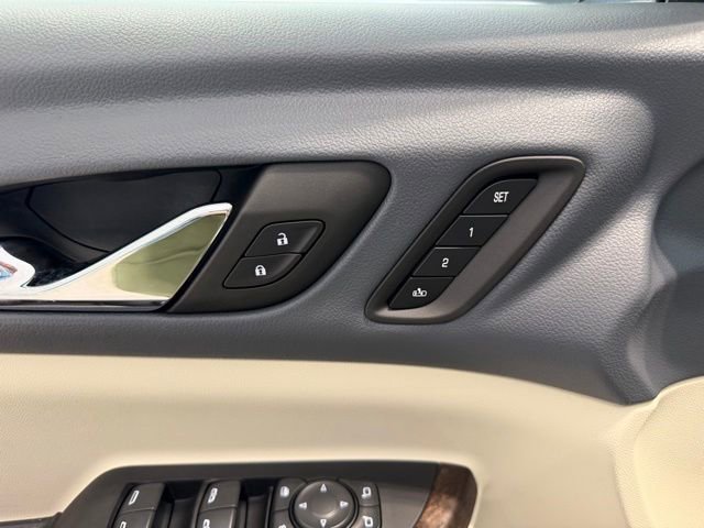 Used 2023 White Frost Tricoat GMC Denali image 24