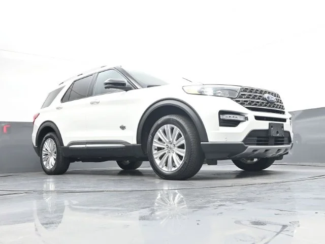 Used 2023 White Metallic Ford King Ranch image 33