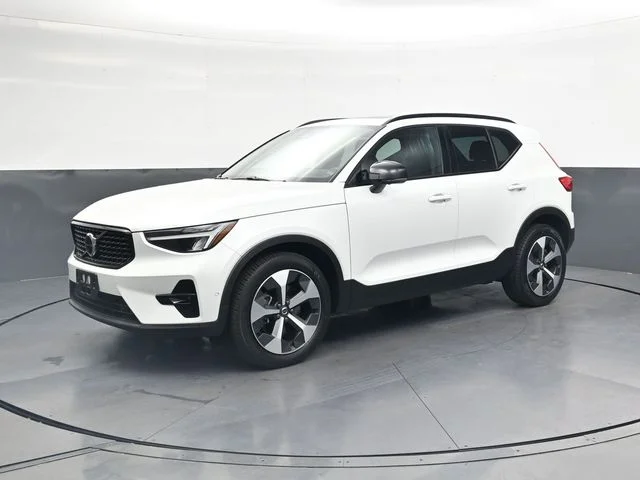 Used 2023  Volvo Ultimate image 9