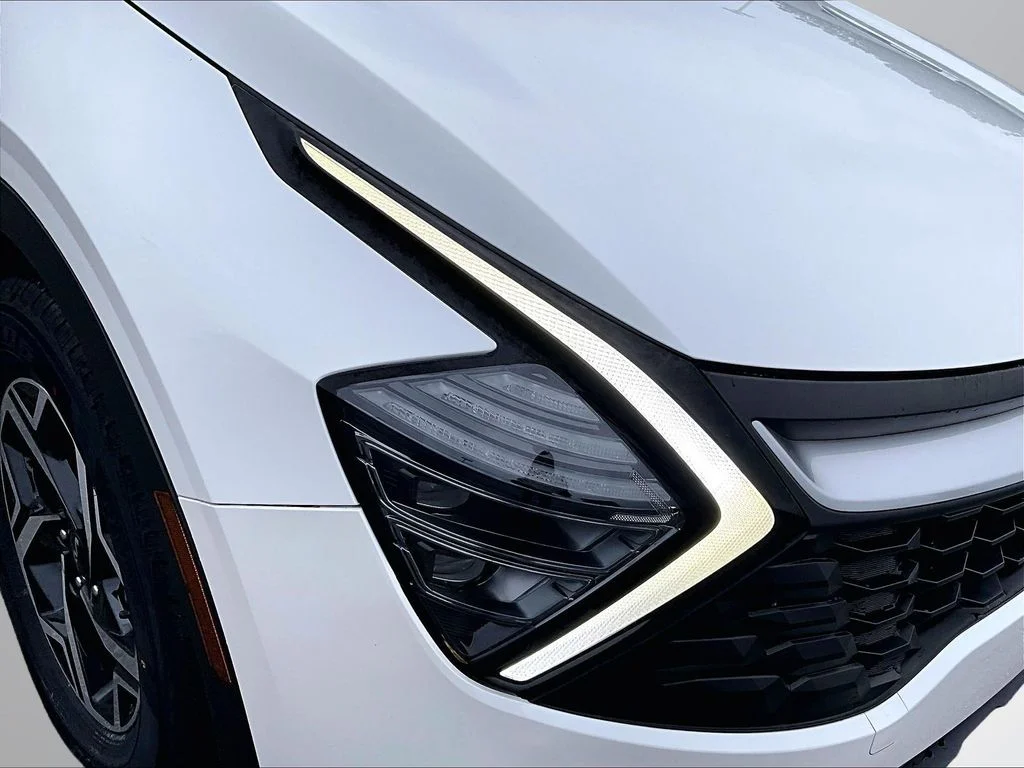 Used 2024 White Kia LX image 30