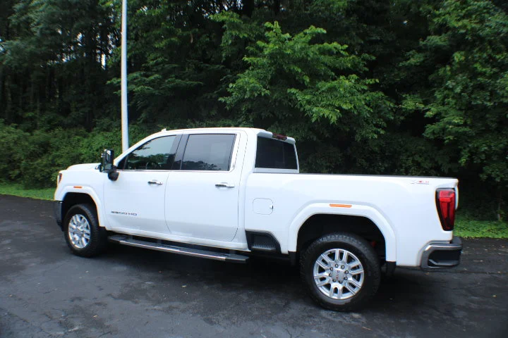 Certified Used 2023 Summit White GMC SLT image 3