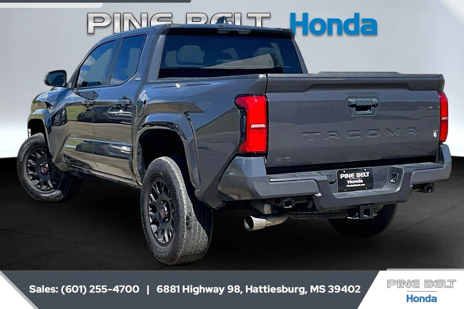 Used 2025 Underground Toyota SR5 image 2