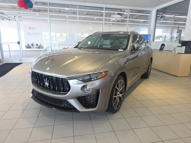 Used 2022 Silver Maserati Modena image 3