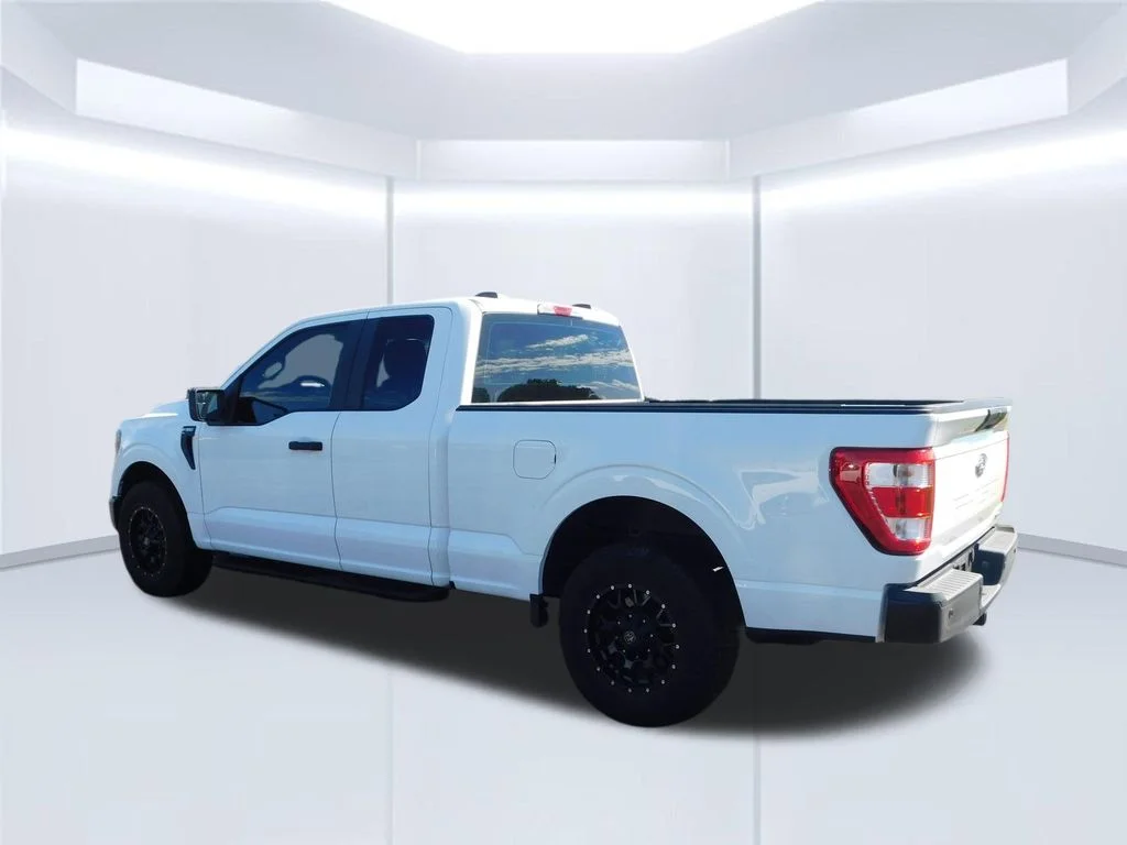 Used 2022 White Ford XL image 7