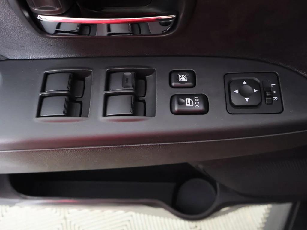 New 2027 Red Mitsubishi 2.0 LE 2WD image 32