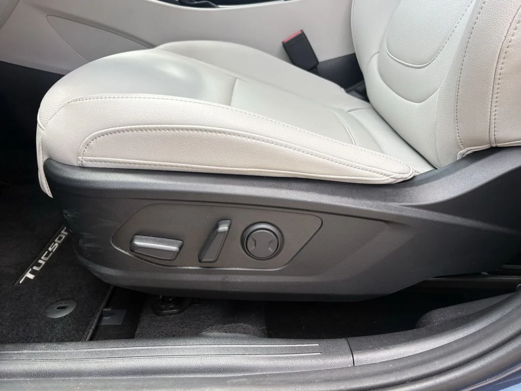 Used 2025 Atlantis Blue Hyundai SEL Convenience image 13
