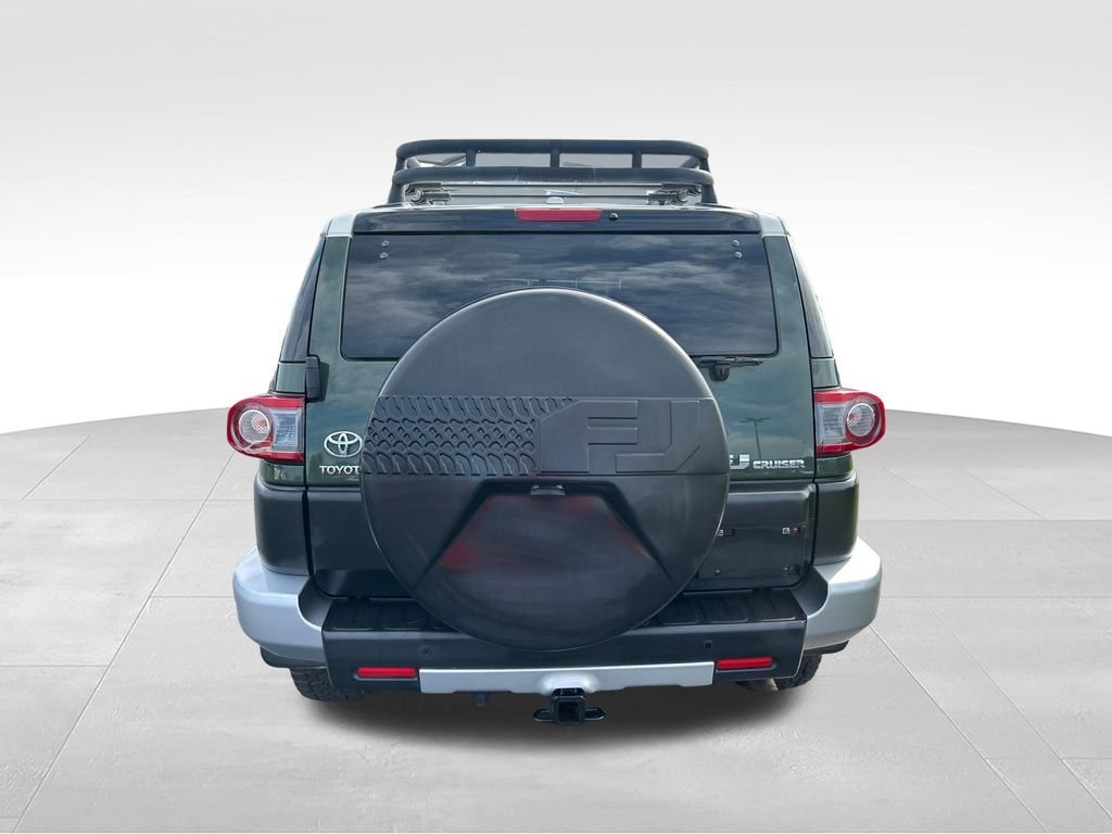 Used 2012 Green Toyota Base image 4