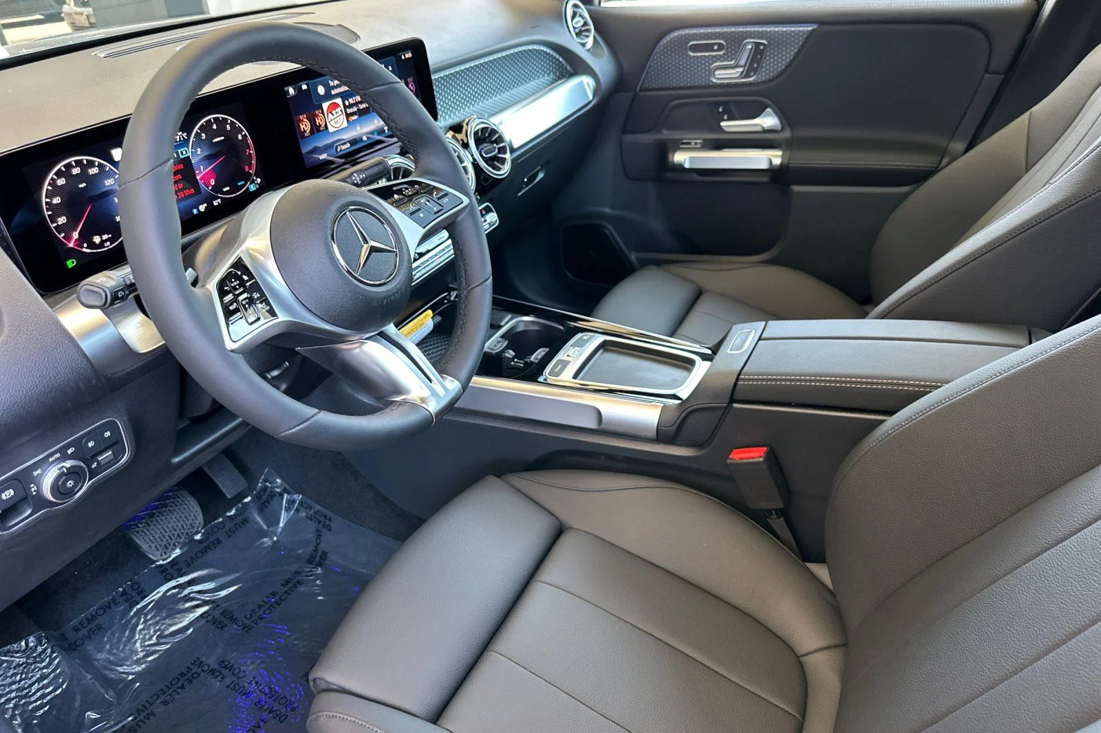 New 2026 Black Mercedes-Benz GLB 250 image 8