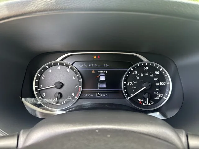 Used 2022 White Nissan SV image 19