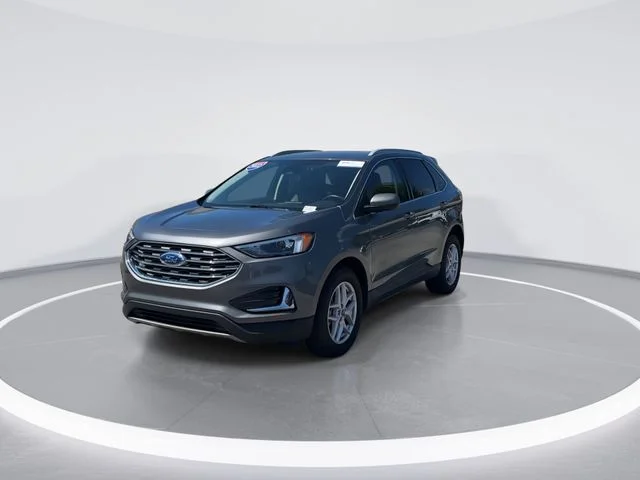Used 2022 Gray Ford SEL image 3