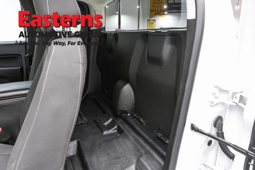 Used 2022 White Chevrolet LT image 22