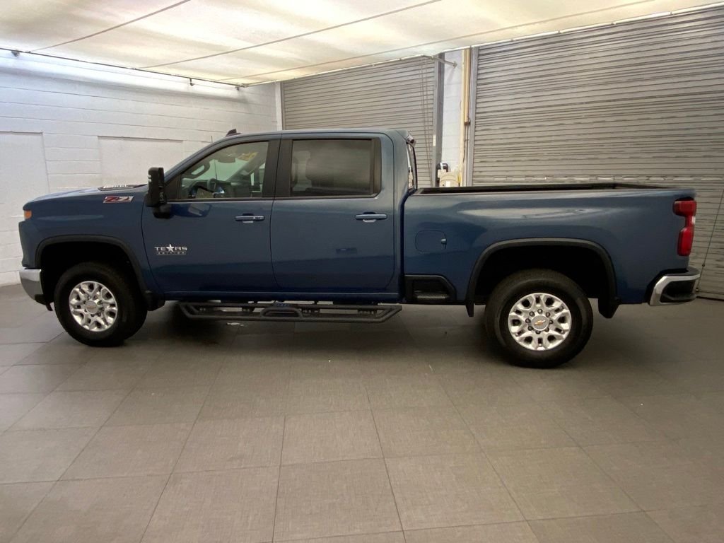 Used 2025 Blue Chevrolet LT image 5