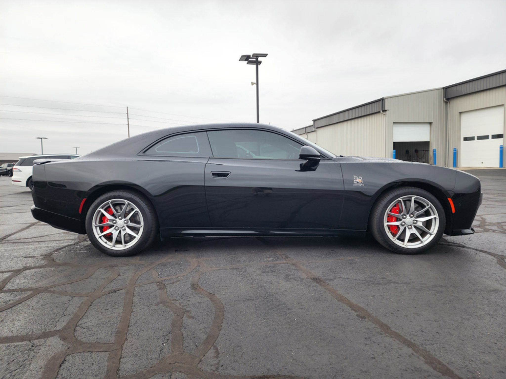 Used 2024 Diamond Black Crystal Pearlcoat Dodge Scat Pack image 4