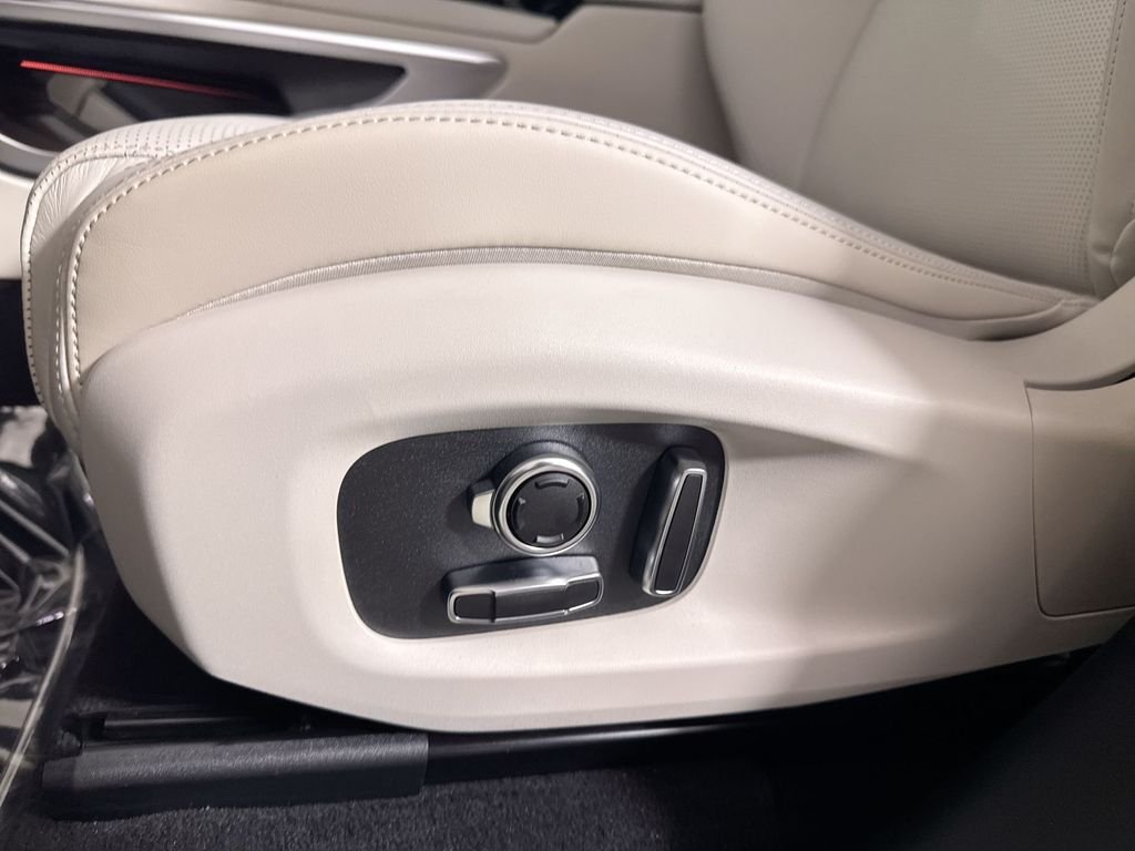 2026 Jaguar F-Pace R-Dynamic S - Photo 12