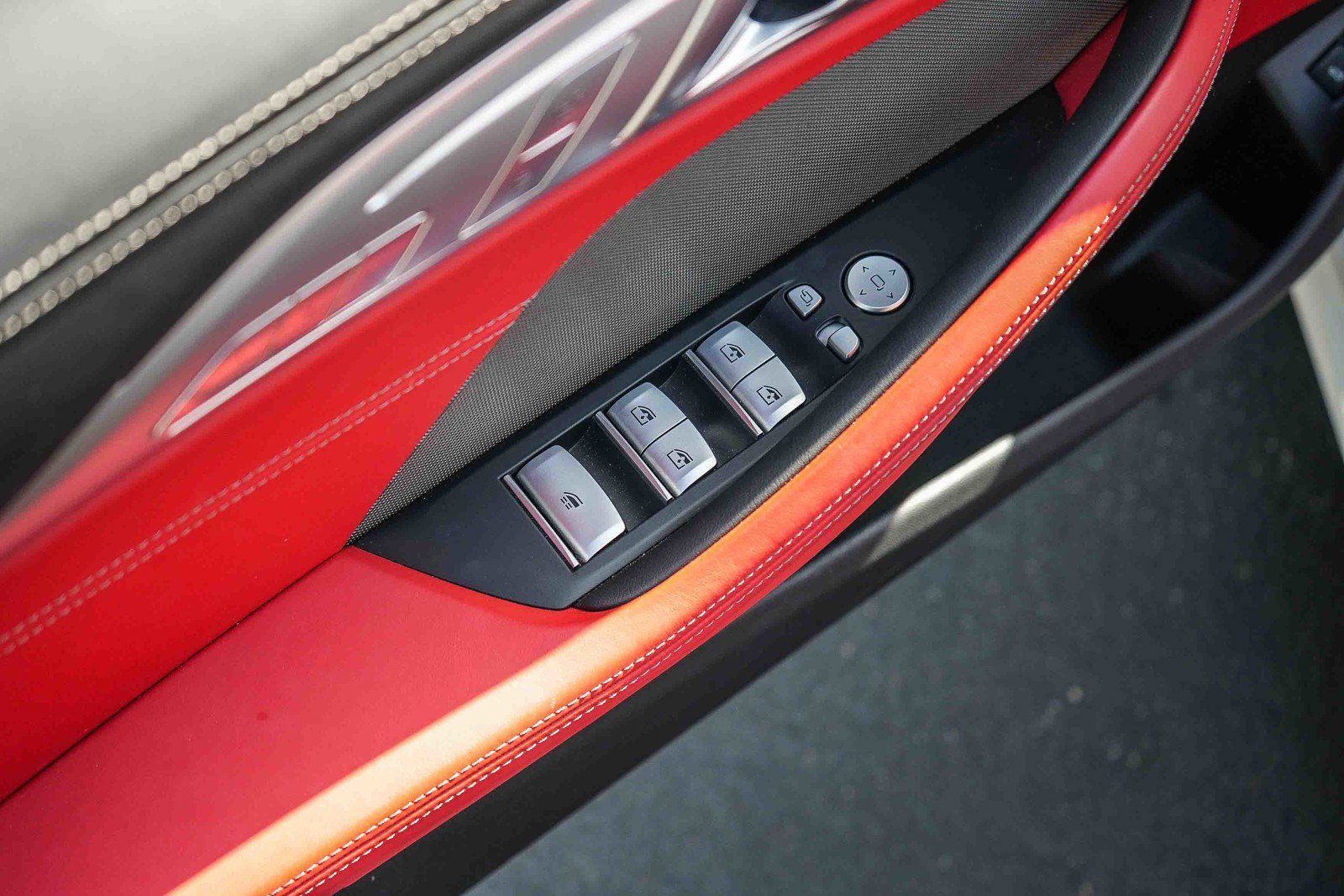 2025 BMW 8 Series 840i - Photo 24