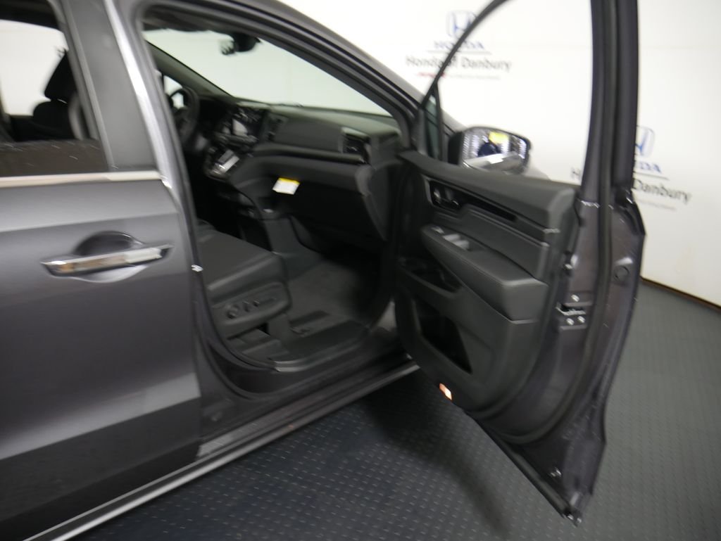 2026 Honda Odyssey Touring - Photo 8