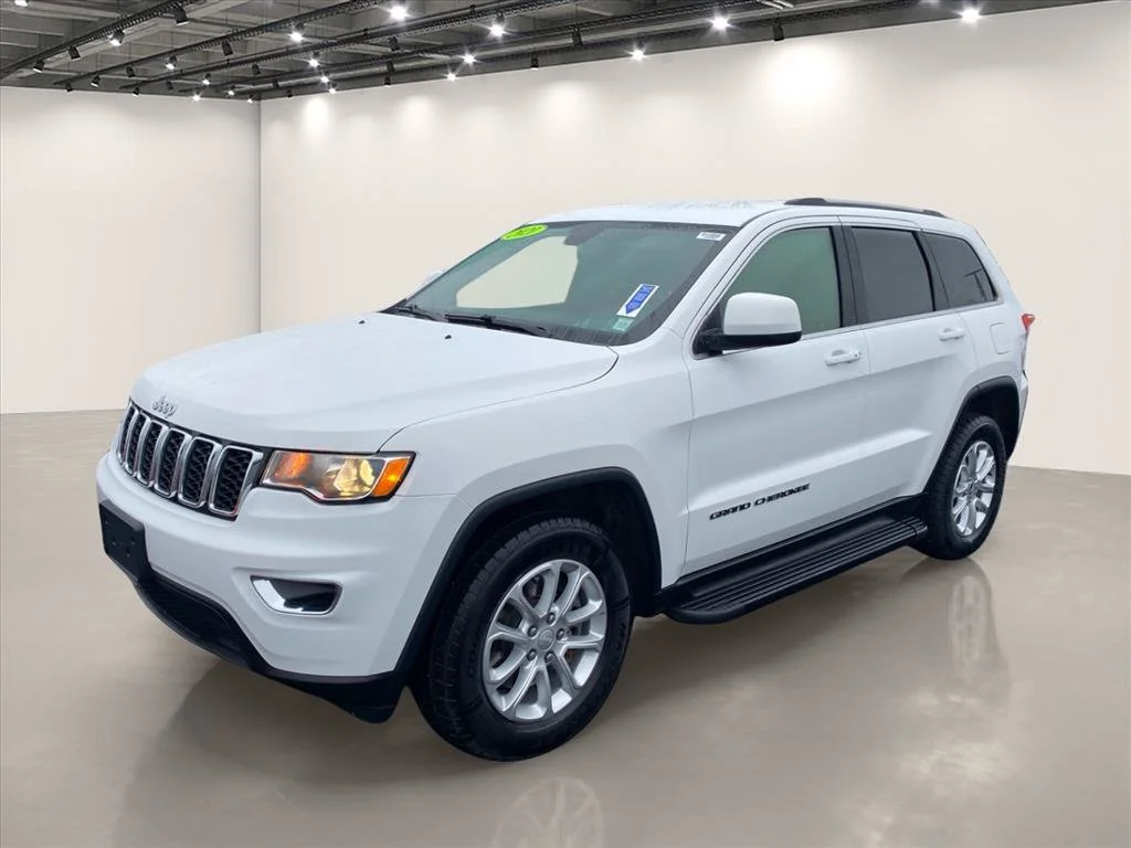 Used 2021 Bright White Clearcoat Jeep Laredo E image 3