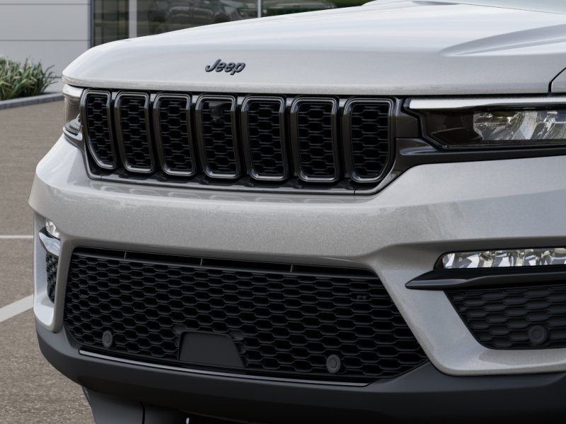 New 2025 Silver Zynith Exterior Paint Jeep Limited image 41