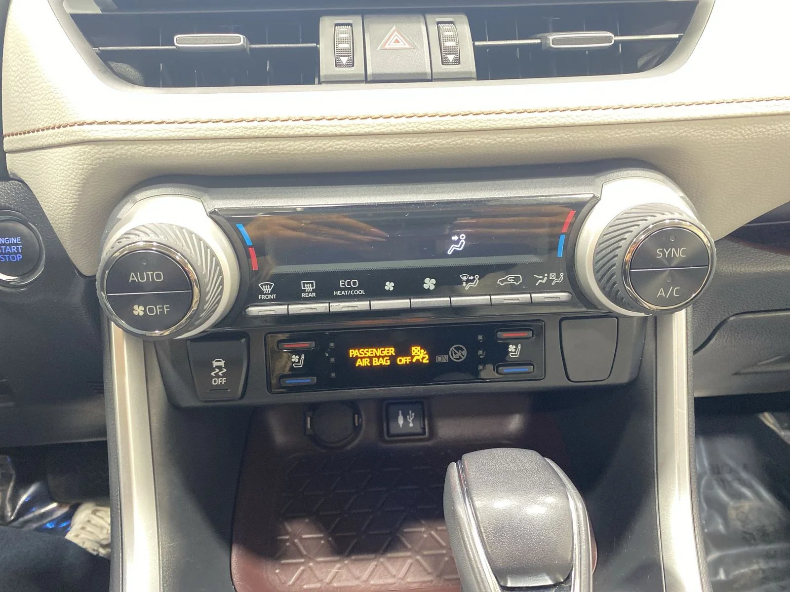 2019 Toyota RAV4 Limited - Photo 19