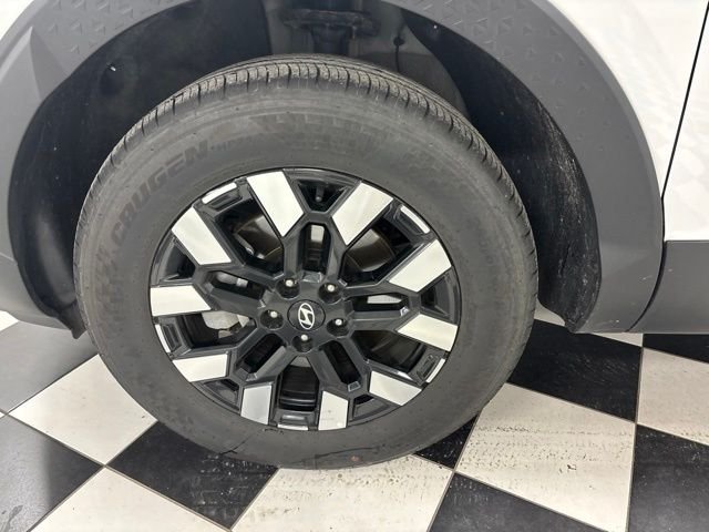 Certified Used 2025 White Hyundai SE image 5