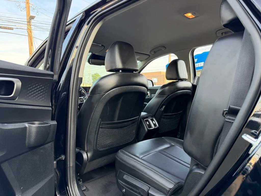 Used 2024 Black Kia X-Line EX image 18