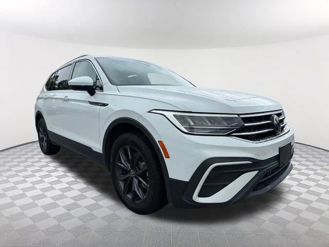 Used 2022 White Volkswagen 2.0T SE image 3
