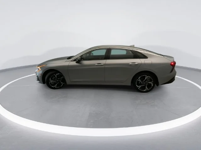 Used 2025 Gray Kia GT-Line image 3