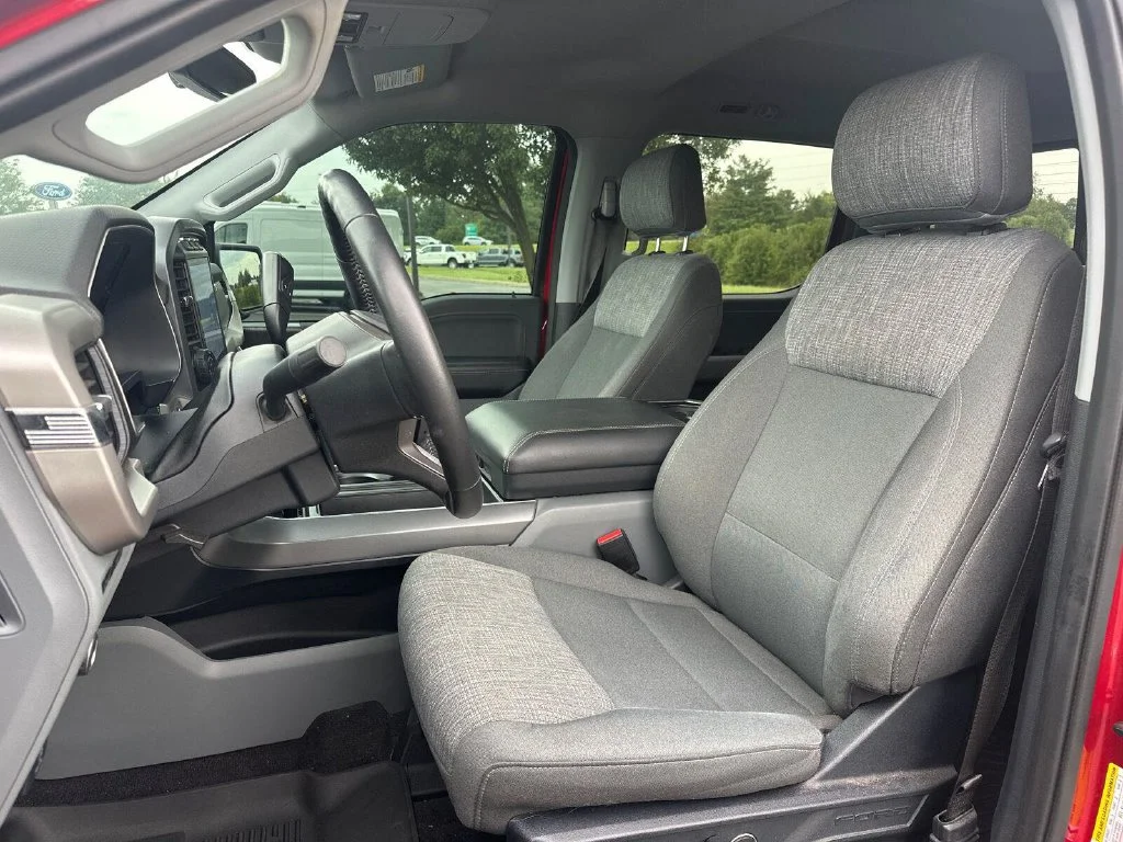 Used 2021 Red Ford XLT image 5