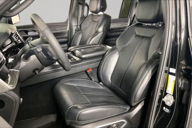 Used 2022 Black Jeep Series III image 17