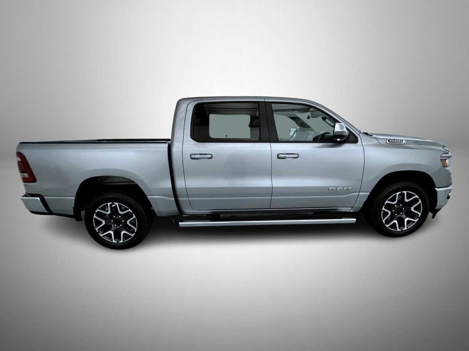 Used 2023 Silver Ram Laramie image 4