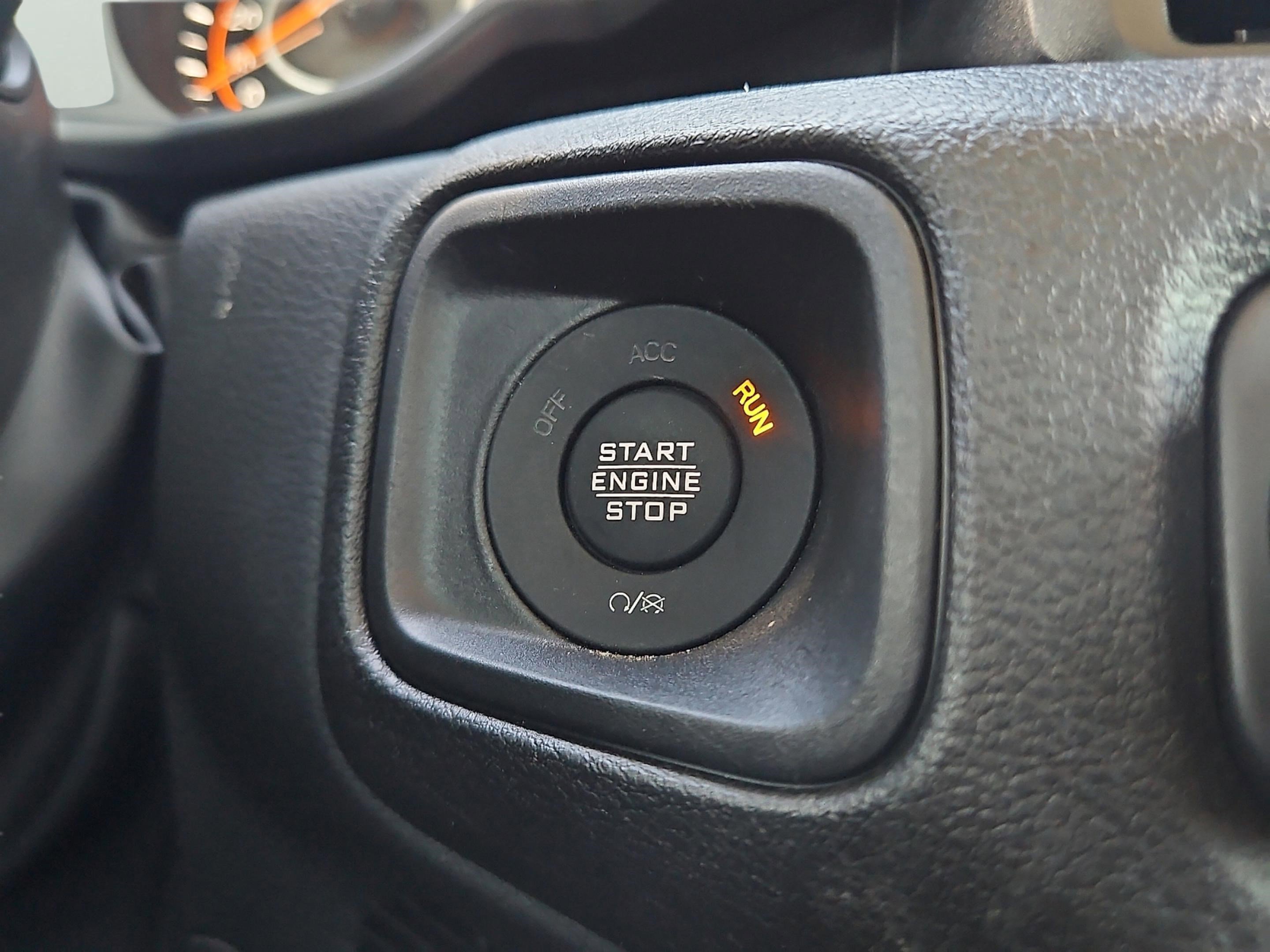 Used 2025 Fathom Blue Pearlcoat Jeep Sport S image 7