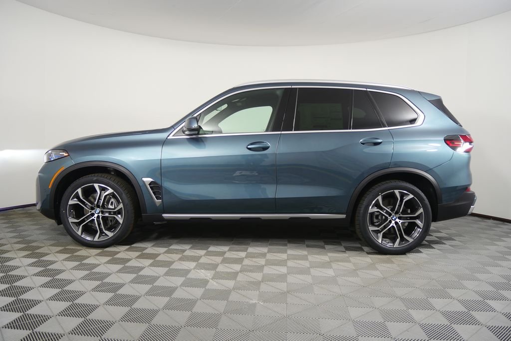 Used 2026 Blue Ridge Mountain Metallic BMW xDrive40i image 6