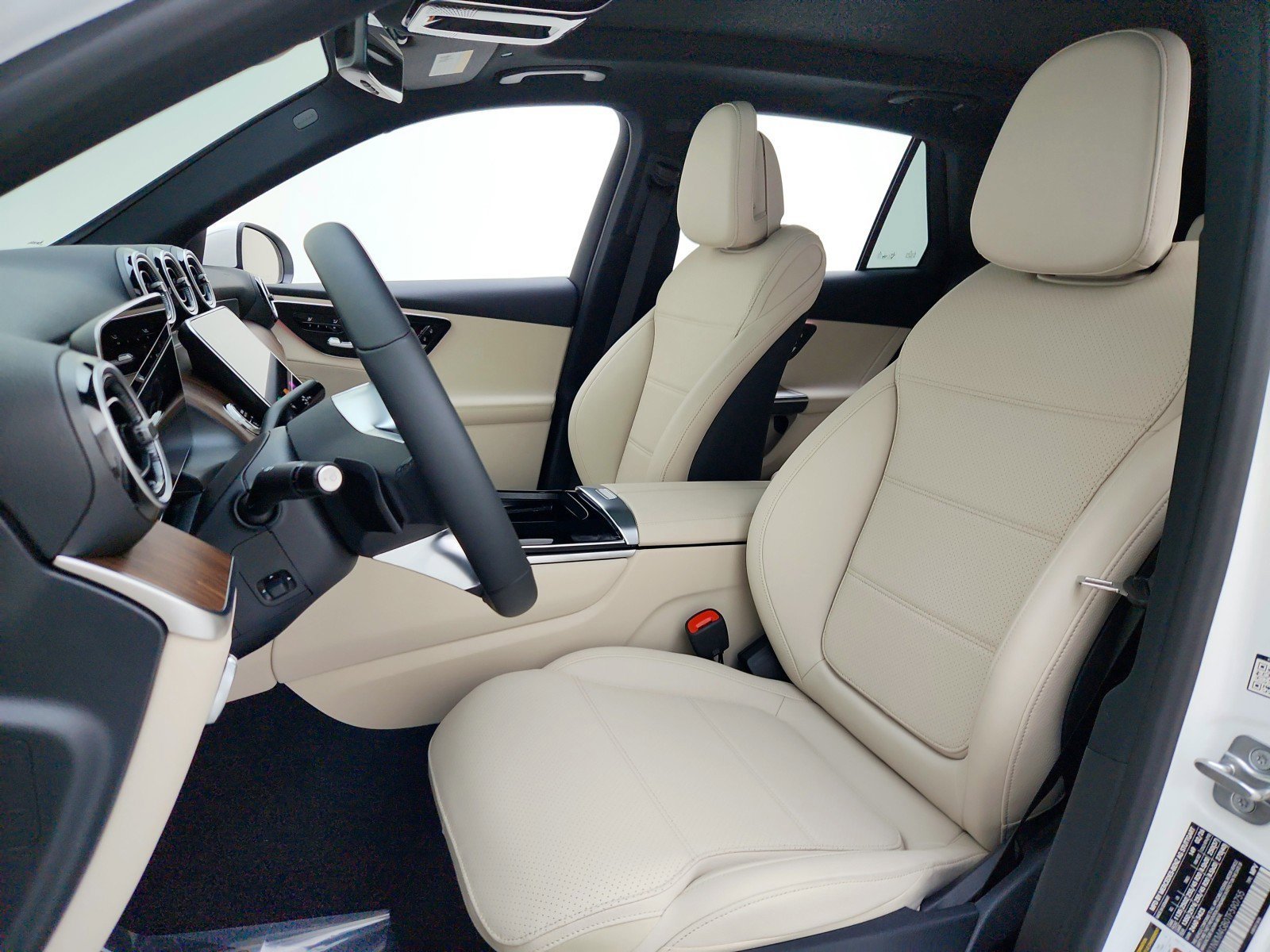 New 2026 Polar White Mercedes-Benz GLC 300 SUV image 38