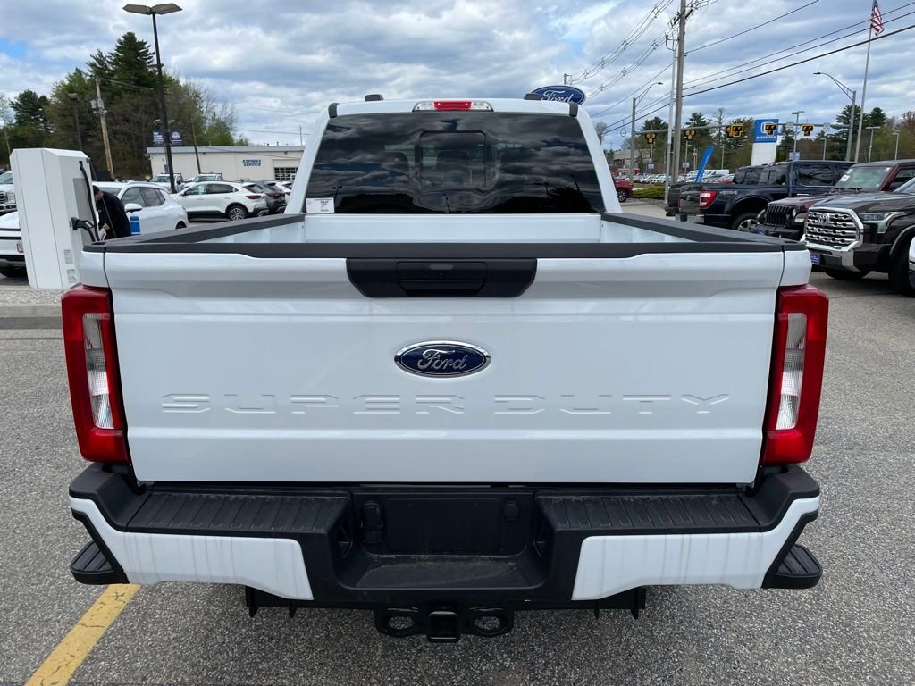 New 2026 Oxford White Ford F-350® XL image 4