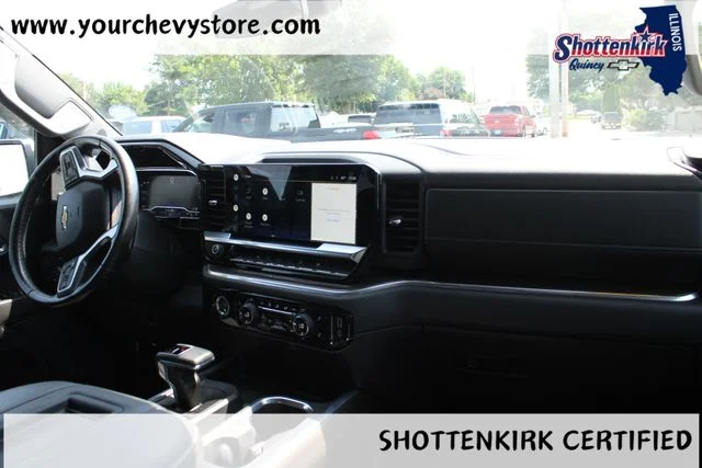 Used 2022 White Chevrolet LT image 15