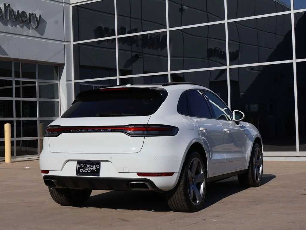 Used 2020  Porsche Base image 7