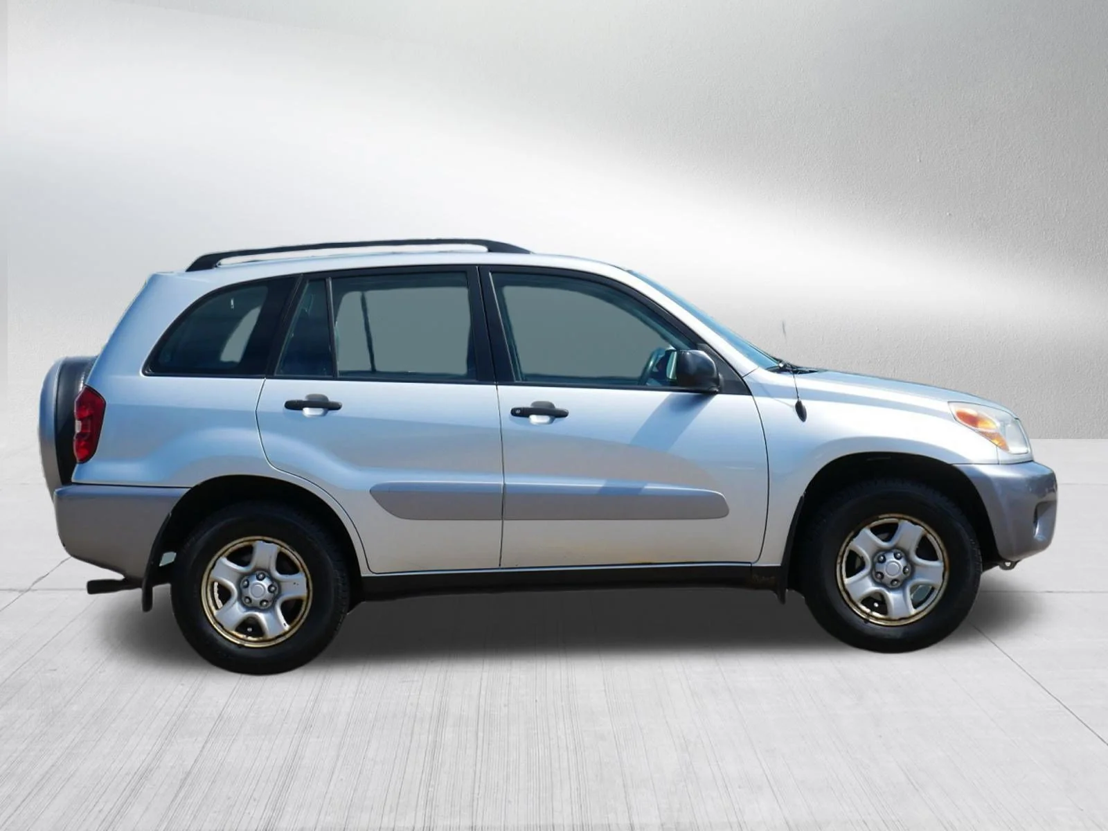 Used 2004 Titanium Metallic Toyota  image 8