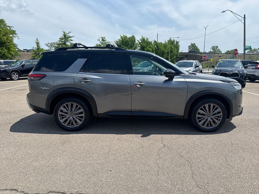 Used 2023 Gray Nissan SL image 12